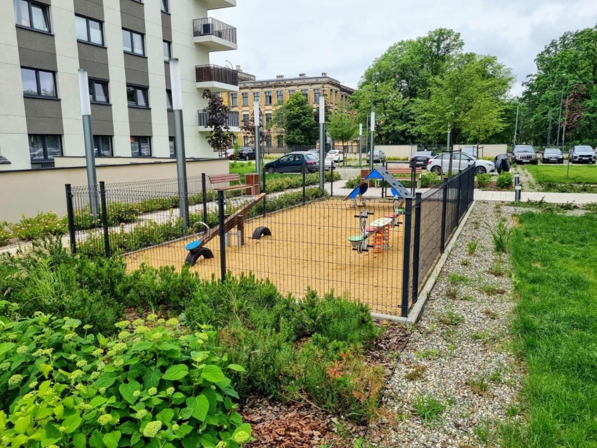 Apple Apartments - Gdanska Prywatne Miejsce Parkingowe Łódź Eksteriør bilde